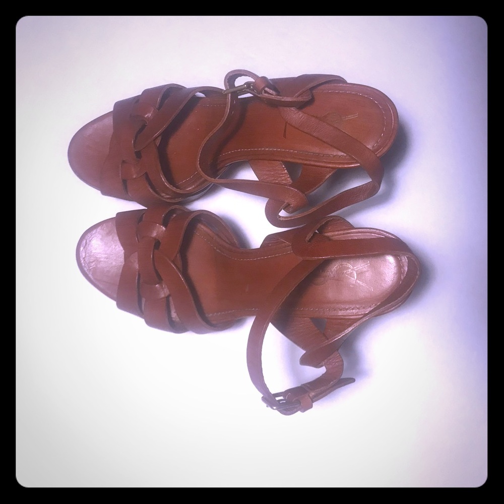 Yves Saint Laurent-TRIBUTE 105 SANDAL IN AMBER